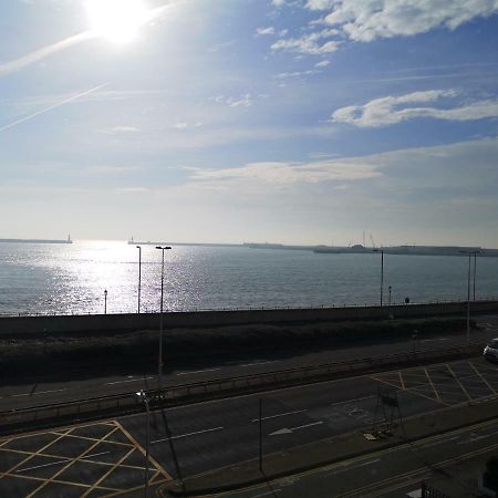 Whole Flat Next To Dover Port With Parking Esterno foto