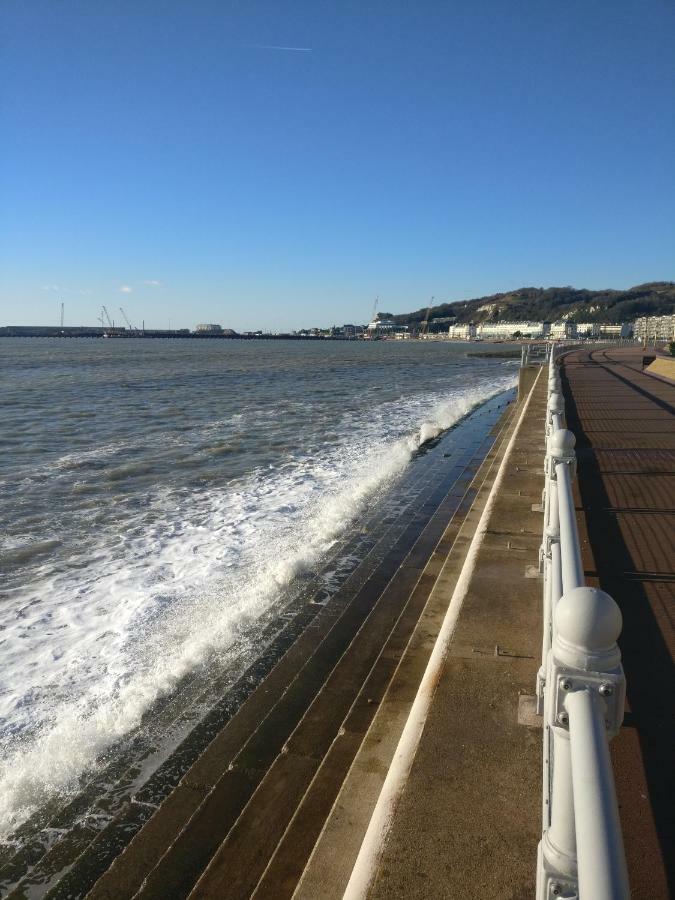 Whole Flat Next To Dover Port With Parking Esterno foto