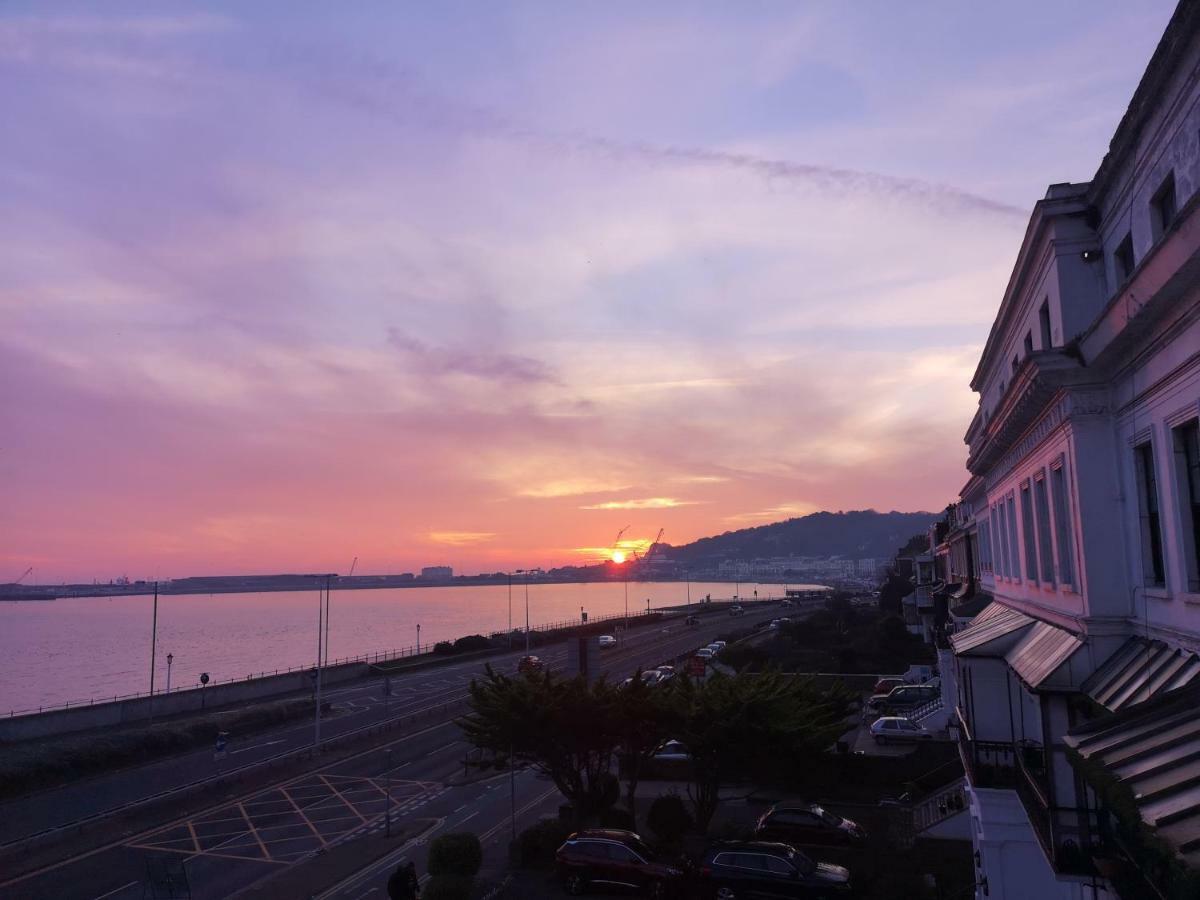 Whole Flat Next To Dover Port With Parking Esterno foto
